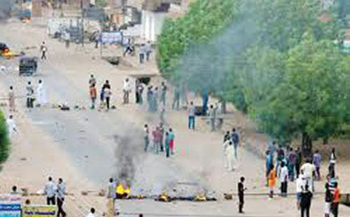 « فيس بوك و»تويتر « يختطفان « ثورة الغلاء» .. و الجبهة الثورية تتعهد بإلقاء السلاح بعد سقوط البشير 567377433