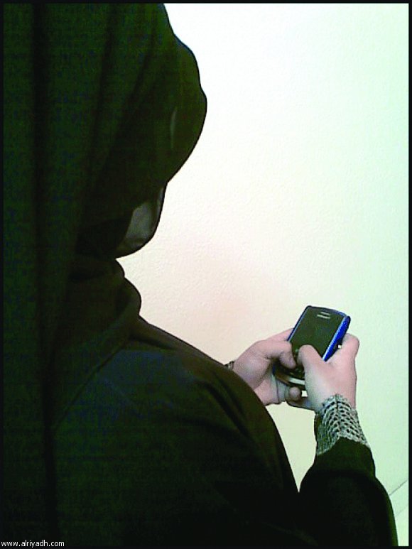 لا أحد يعرفني بعد الزواج..! 813937527011