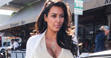 كيم كاردشيان تغير اسمها بعد زواجها من كانى ويست s4201322181242