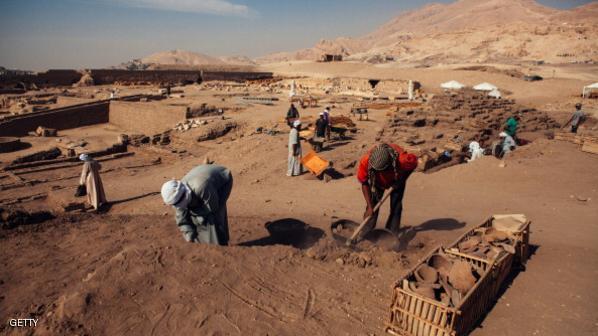 اكتشاف تمثالين فرعونيين عمرهما 33 قرنا 1 472808