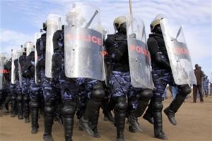 مكافحة التهريب تضبط (284) كرتونة كريمات مخالفة في طريقها للخرطوم شرطة