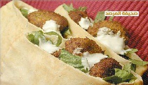 "ساندويتشات فلافل" توقف 3 طالبات فصلاً دراسياً بآداب تربة!(صورة) Falafel