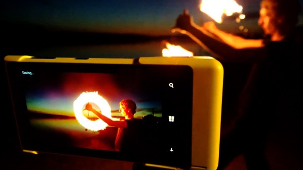 توقعات بالتقاط 880 مليار صورة في 2014 مدفوعة بانتشار الأجهزة الذكية taking photos smartphone