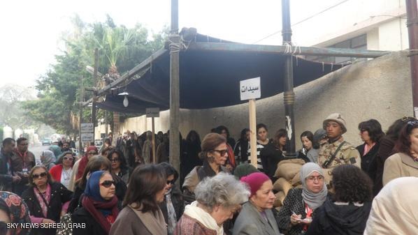 استفتاء مصر.. النساء تفوقن على الرجال 1 527473