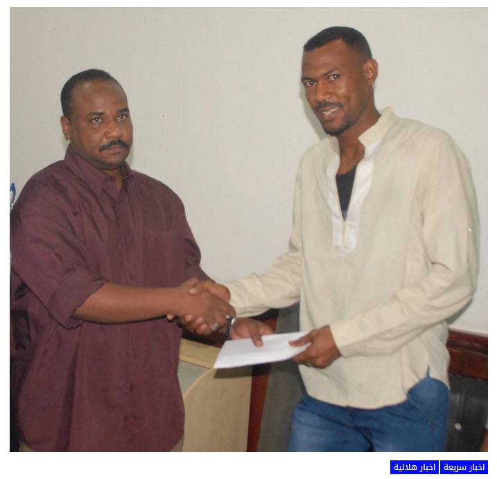 بالصور .. حقيقة تسجيل نادي المريخ لنجم البرازيل رونالدينهو و اسامواه جيان الغاني 11210521_10204452535173005_8722315615283561664_n