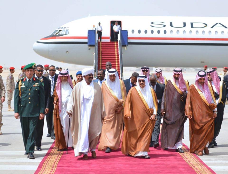 عاجل : بالصور ... الرئيس عمر البشير يصل إلى الرياض عمر البشير يصل الرياض