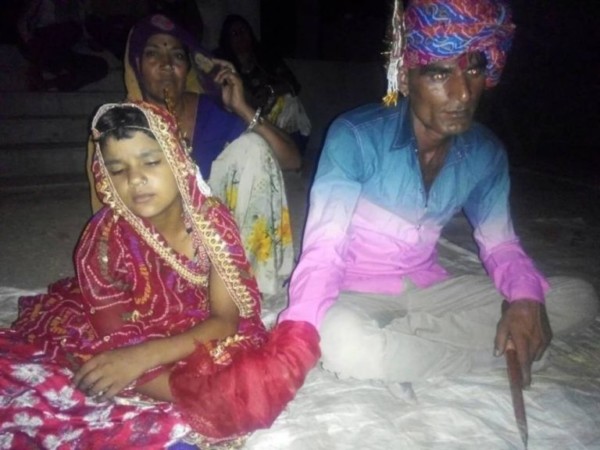 مسؤول هندي يتزوج طفلة في السادسة من عمرها