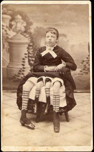 بالصور.. هل شاهدت من قبل امرأة بأربعة أرجل؟ blowoff-myrtle-corbin-1-185x300-jpg-17535324574071320