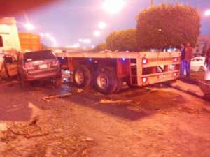 بالصور.. وفاة شخص وإصابة 7 في تصادم مروع بين 6 سيارات بـأبها 3-49