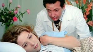 بالصور.. فنانون عرب وافقوا على أداء زوجاتهم أدوارا جريئة 3910539839