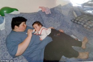 بالصور.. امرأة تحدت عمليات السمنة وفقدت 69 كجم من وزنها سمنه 4