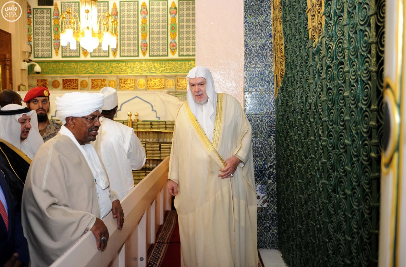 بالصور : الرئيس السوداني عمر البشير يزور المسجد النبوي 000-1164644541457727770826