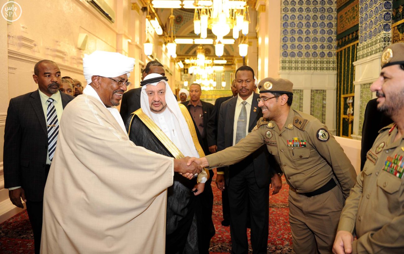 بالصور : الرئيس السوداني عمر البشير يزور المسجد النبوي الرئيس السوداني عمر البشير يزور المسجد النبوي