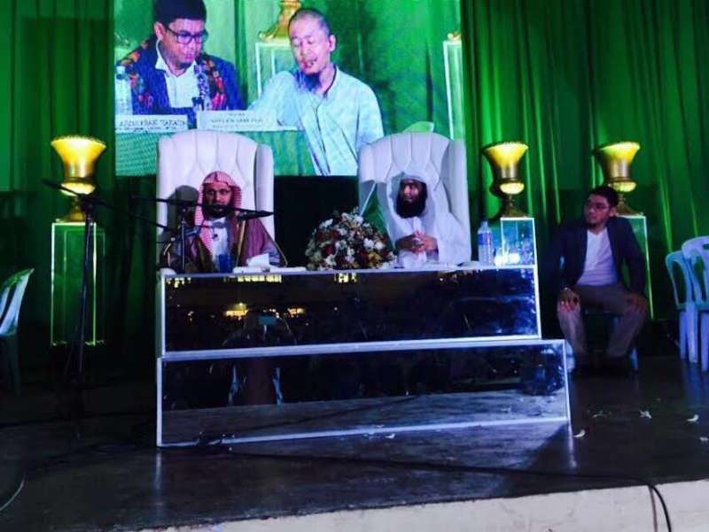 #عاجل : بالصور .. اطلاق النار على الشيخ عائض القرني بالفلبين ومقتل المهاجمين الشيخ الدكتور عائض القرني بالفلبين