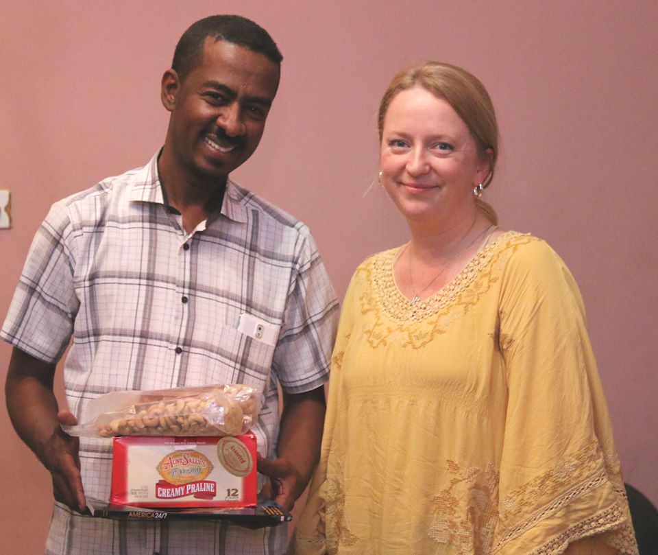 بالصور .. السفارة الامريكية تواصل مشاركتها الأسر السودانية افطار رمضان السفارة الامريكية تواصل افطاراتها الاجتماعية مع الاسر السودانية