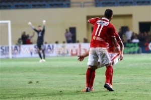 بالصور .. الأهلي يتوج بطلا للدوري المصري بعد الفوز على الإسماعيلي الاهلي 2