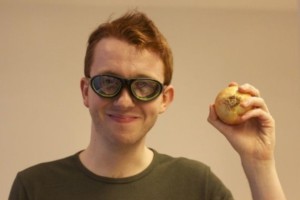 بالصور وداعاً للدموع.. 5 طرق فعالة لتقطيع البصل بصل