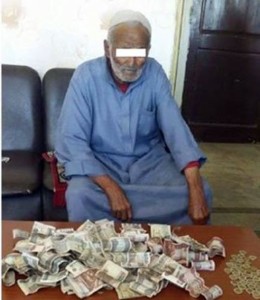 "متسولون لكن أغنياء".. عجوز يجمع 7 آلاف جنيه خلال 24 ساعة.. وشاب يختلق إصابته بالشلل لجمع 3 آلاف.. علماء الاجتماع: ثقافة الطمع السبب.."الداخلية" تصفهم بـ"الخطر" و تواجههم بـ"المأموريات والكاميرات" متسول 1