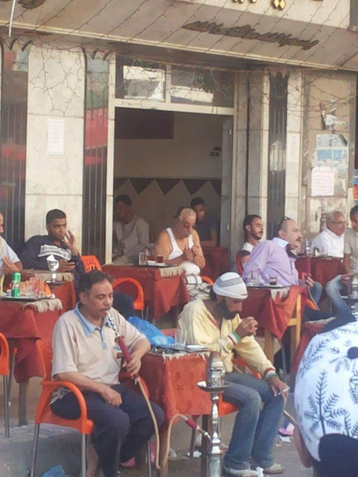 حقيقة ظهور الفنان المصري أحمد راتب بملابسه الداخلية على مقهى شعبي احمد راتب