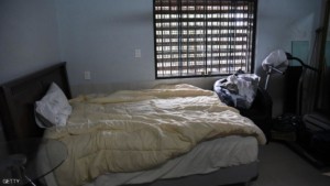 بالصور.. تاجر مخدرات يعيش في زنزانة "5 نجوم" View of Brazilian drug trafficker Jarvis Chimenes Pavao's cell at Tacumbu prison in Asuncion on July 28, 2016. Three rooms, a plasma TV, a library, and even a collection of DVDs of Colombian Pablo Escobar TV series, Jarvis Pavao Chimenes lived in a luxury cell in Tacumbu prison, one of the most crowded of Paraguay. / AFP / NORBERTO DUARTE / TO GO WITH AFP STORY (Photo credit should read NORBERTO DUARTE/AFP/Getty Images)