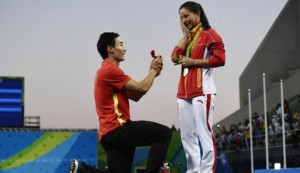 بالصور: الميدالية الفضية وخاتم الخطوبة في آن واحد اولمبية