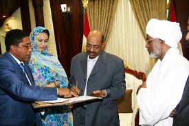 بالصور... حقيقة زواج مدير مكتب الرئيس البشير من وزيرة مورتانية ودفع أغلى مهر في التاريخ وزيرة الخارجية المورتانية السابقة الناها بنت مكناس