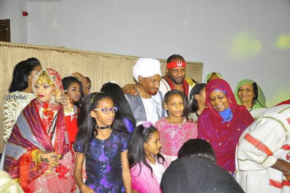 شاهد بالفيديو والصور..حفل زواج اللواء عبدالرحمن الصادق المهدي و د.مها كمال الدين 058b17f2b171b7