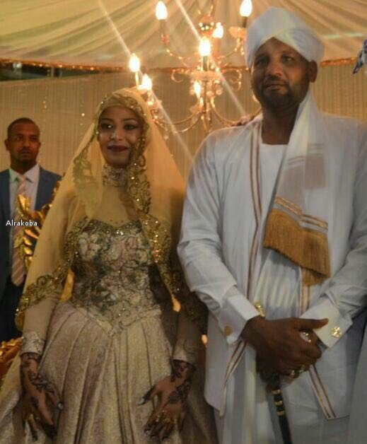 شاهد بالفيديو والصور..حفل زواج اللواء عبدالرحمن الصادق المهدي و د.مها كمال الدين 058b17f40e3f2e